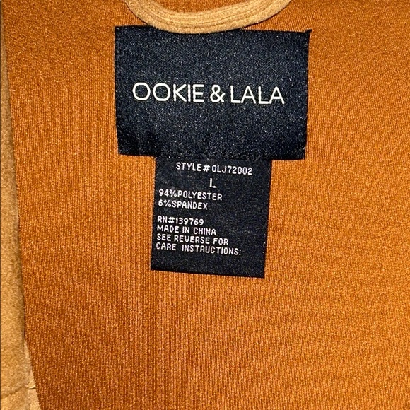 Tan Cropped Blazer with Tailored Fit - Picture 3 of 7